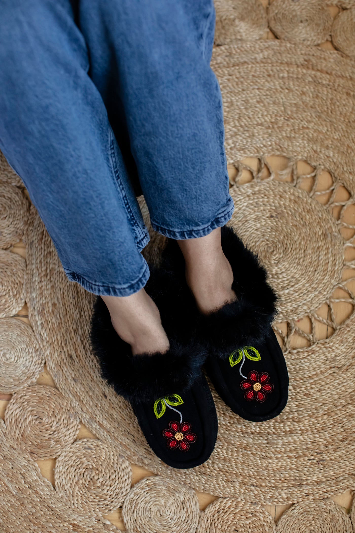 Metis Moccasin - Black